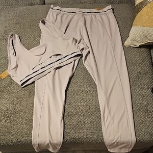 PINK Victoria's Secret (SET) Light Lavender Leggings & Sports Bra